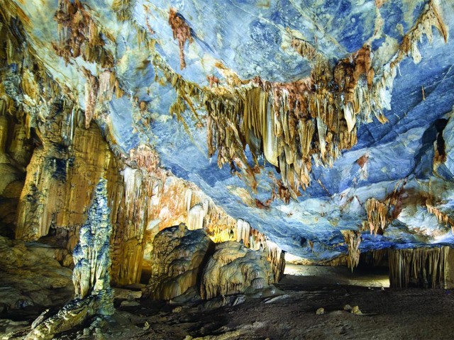 Fr Phong Nha/Dong Hoi: Phong Nha Cave and Paradise Cave Tour