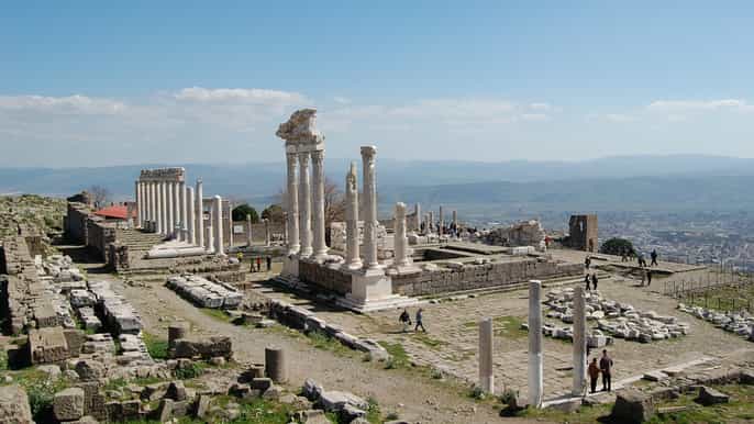 pergamum tour from izmir with private guide van
