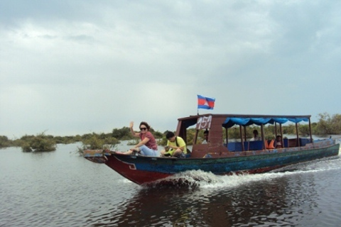 Jezioro Tonle Sap — wioska rybacka i zalany las