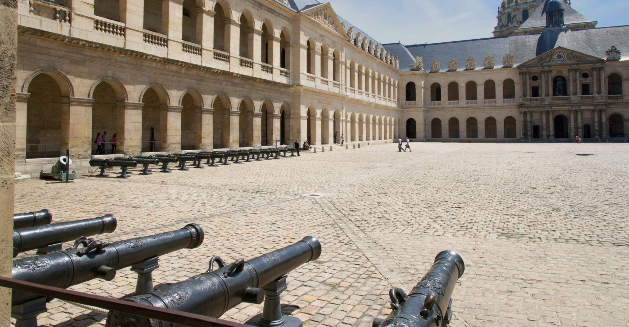 Les Invalides, Napoleon's Tomb & Army Museum Entry - Housity