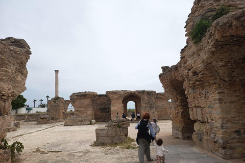 La Goulette Stopover: Grand Tour of Tunisia, Starters & Lunch Included La Goulette Stopover: Grand Tour of Tunisia & Lunch