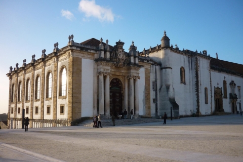 Von Porto aus: Fátima und Coimbra - Ganztägige private TourVon Porto aus: Ganztägige private Fátima & Coimbra Tour
