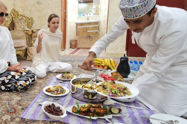 Omani Hospitality: Authentic Family Dinner Experience