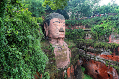 Chengdu: Leshan Buddha and Emeishan Guided 2-Day Trip