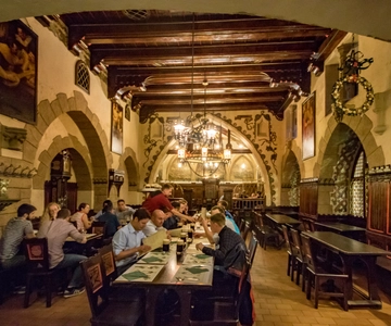 Prague: Legendary Beer Tour with Dinner