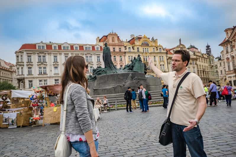 walking tour of prague old town