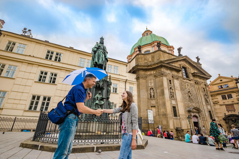 Tour de 2,5h por el Castillo de Praga, incluye entradaTour de 2 horas y media con entrada