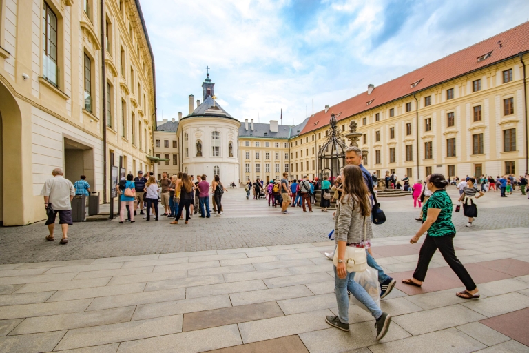 Tour de 2,5h por el Castillo de Praga, incluye entradaTour de 2 horas y media con entrada