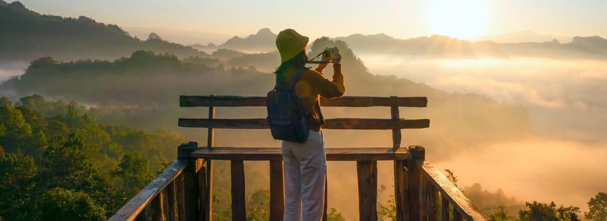 Au départ de Pai : Visite privée du point de vue de Jabo et de la grotte de Nam Lod au lever du soleil