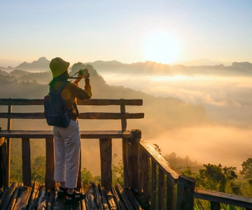 De Pai: Tour particular ao nascer do sol no mirante de Jabo e na caverna de Nam Lod