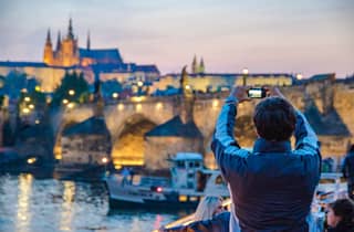 Prag: Dinner Boat Cruise