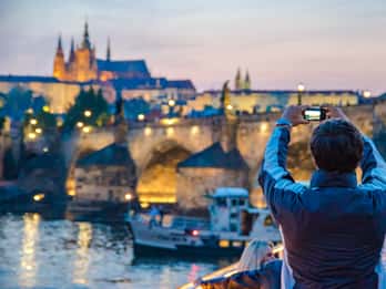 Prag: Bootstour mit Abendessen und Live-Musik Prag: Bootstour mit Abendessen und Live-Musik