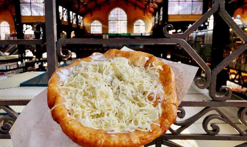 Tour gastronómico por el Gran Mercado con lángos y delicias locales