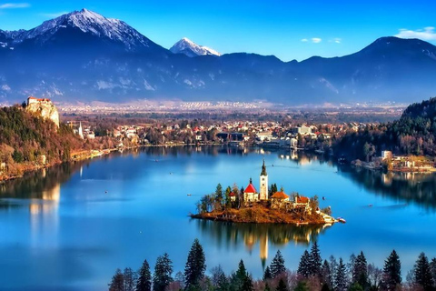 De Ljubljana: Viagem ao Lago Bled e ao Castelo de BledPasseio ao Lago e Castelo de Bled saindo de Ljubljana