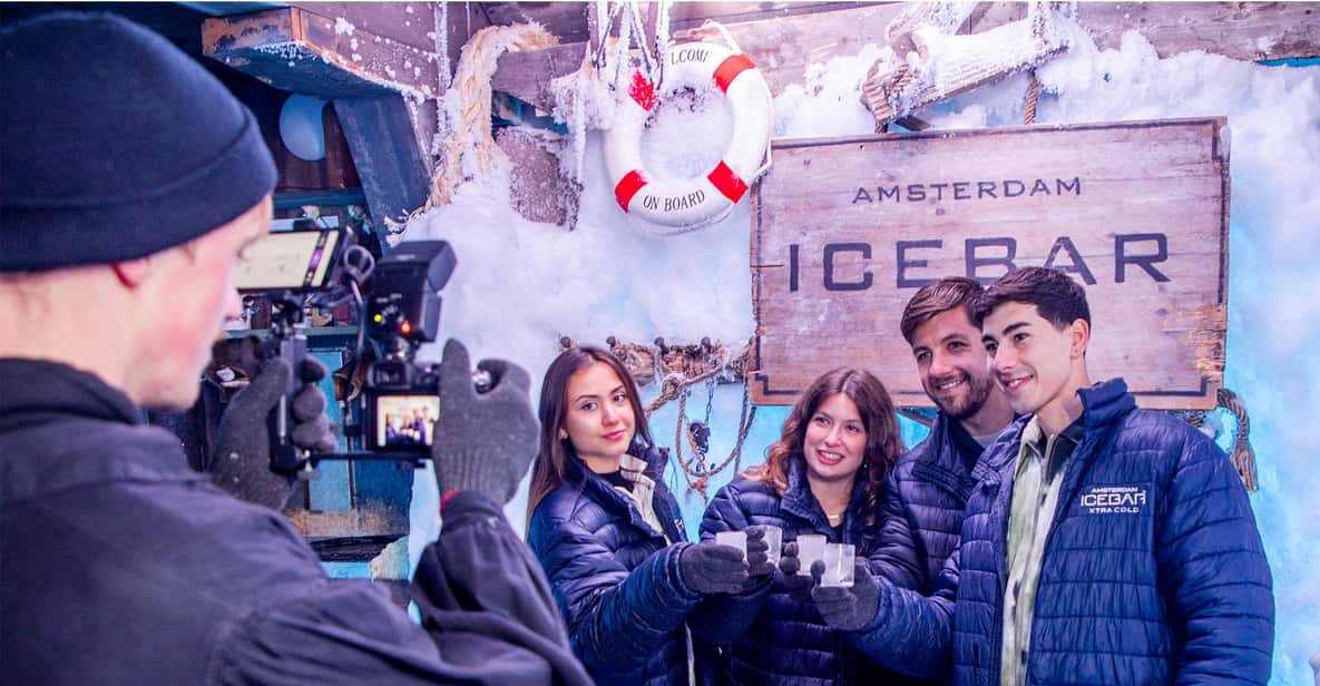 Afbeelding 3 van Amsterdam: Grachtenrondvaart en toegang tot Xtracold Icebar