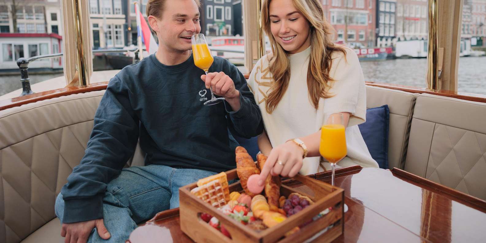 Amsterdam: 1.5-Hour High-End Morning Breakfast Canal Cruise