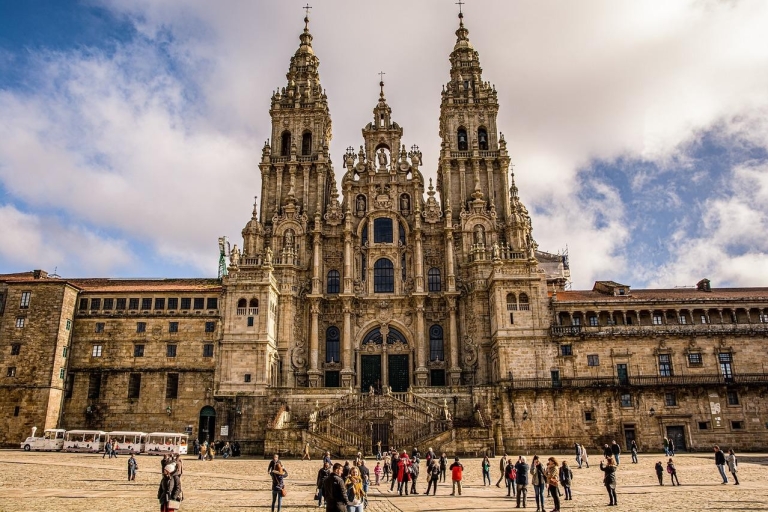 Santiago de Compostela: Urban Outdoor Escape Room Game The Spear of Destiny