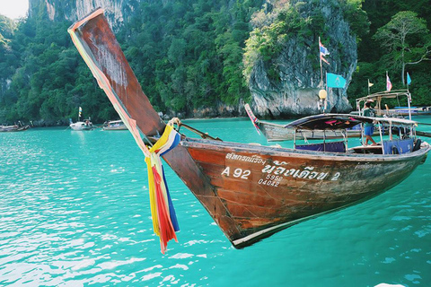 Krabi: Hong Eilanden Privé Longtail Boot TourKrabi: privérondvaart met longtailboot op Hong Islands