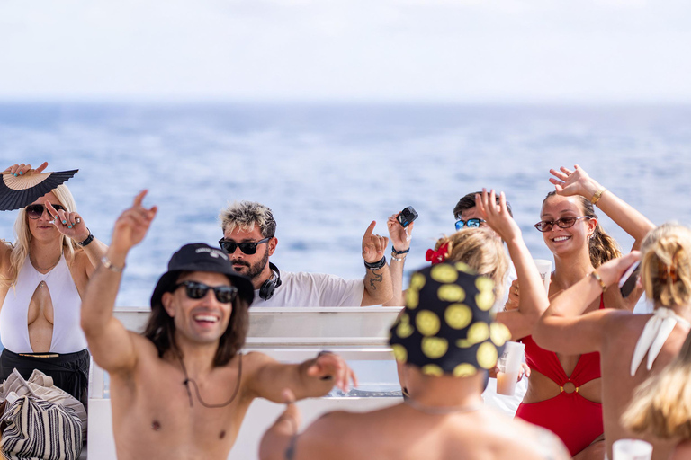 Ibiza: Half Day Pass at Ibiza Boat Club with Brunch & Drinks Bottomless Brunch Boat Party: General Admission