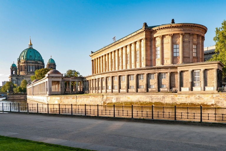 Berlin : entrée à la Alte NationalgalerieEntrée à la Alte Nationalgalerie Berlin