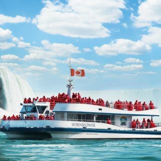 Toronto: Niagara Falls Day Tour with Niagara-on-the-Lake