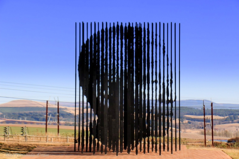 Excursion d'une journée au site d'art rupestre du Drakensberg Kamberg et à la capture de MandelaVisite des peintures rupestres du Drakensberg et de la capture de Mandela