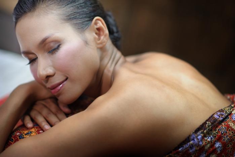 Soins de massage thaïlandais - Spa de luxe avec transfert à l'hôtelChiang Mai : 1 heure de massage thaïlandais aux herbes
