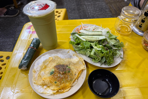 Da Nang: excursão a pé pela comida de rua e espetáculo Charming Da NangDa Nang: Excursão a pé pela comida de rua e espetáculo Charming Da Nang