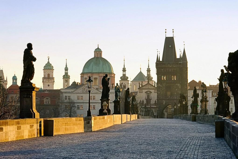 Visite guidée de Prague en bus, à pied, en bateau avec collation et muséeVisite en espagnol