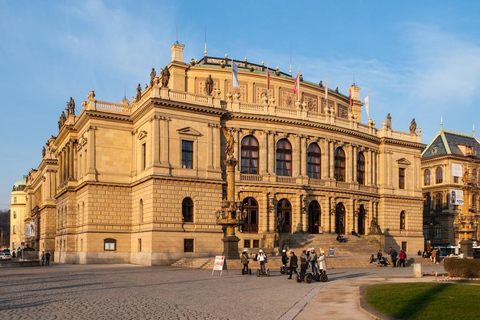 Geführte Prag-Tour mit Bus, zu Fuß und Boot mit Imbiss und MuseumTour auf Italienisch