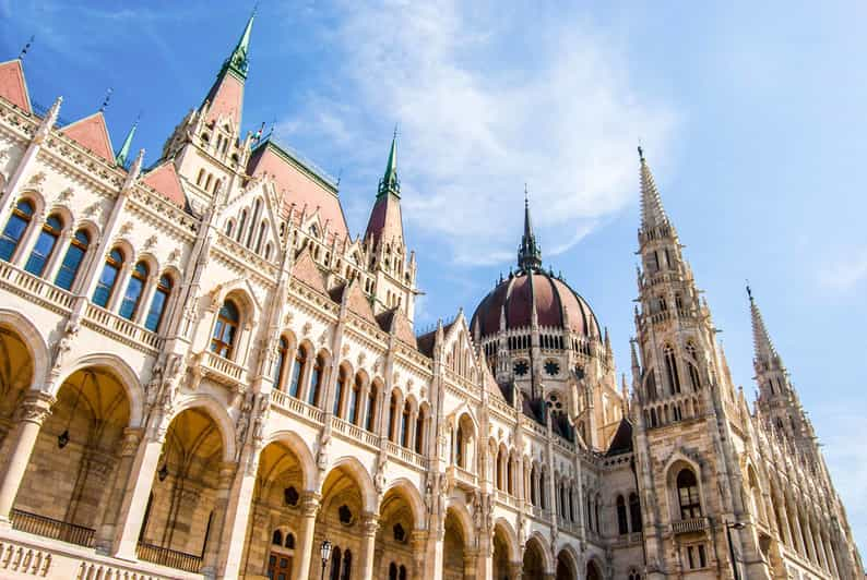 budapest parliament guided tour