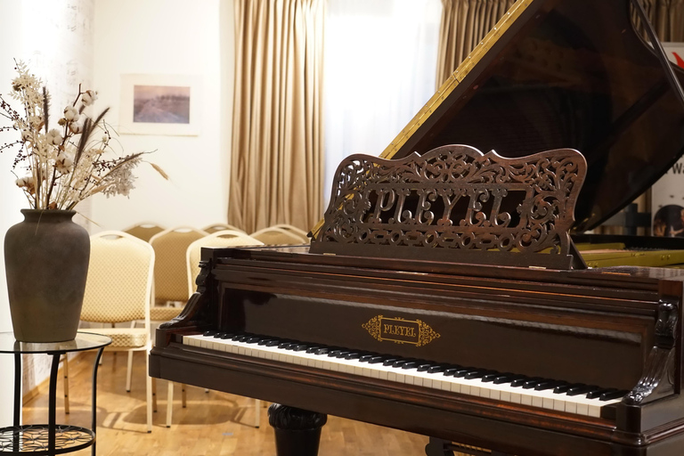 Warsaw: Chopin and Carols Old Town Christmas Concert Premium Option with Premium Seating (1-2 row)