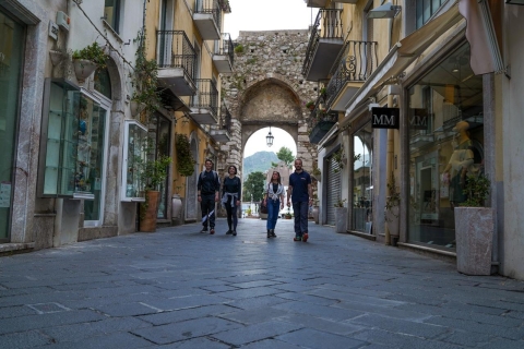 Ab Catania: Tagestour auf den Spuren des PatenTour auf Englisch
