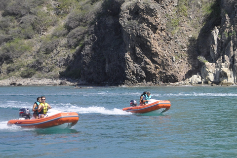 Excursão de mini lancha e mergulho com snorkel em São Cristóvão