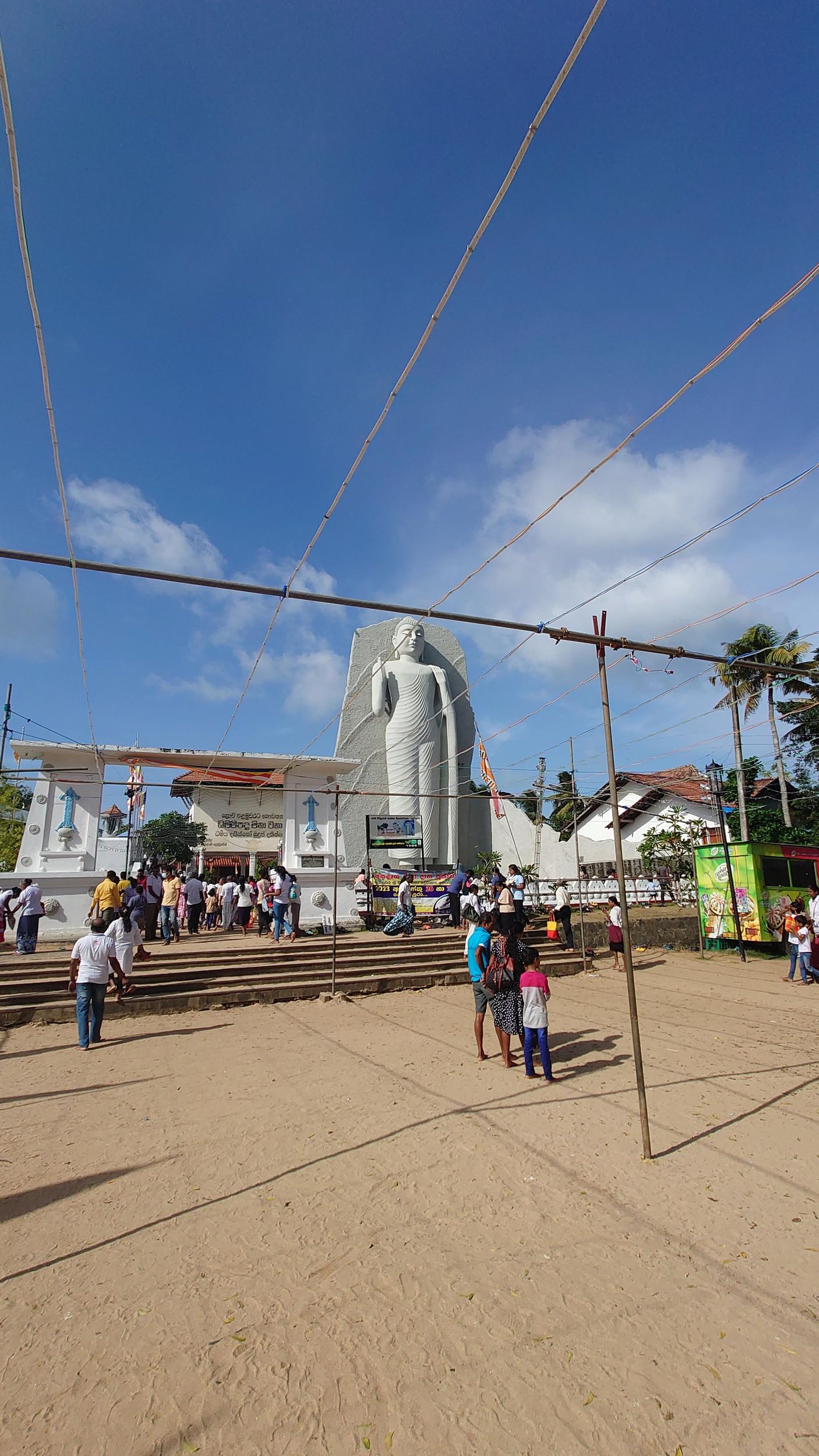 Matara: Tempel, heiße Quellen und Flusssafari – Tagestour