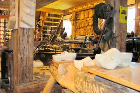 From Amsterdam: Zaanse Schans Windmills Half-Day Tour