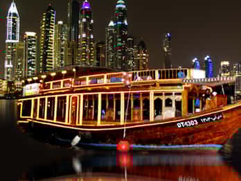 Dubai Marina: Halbtägige Dau-Fahrt mit Abendessen & Transfer Dubai Marina: Halbtägige Dau-Fahrt mit Abendessen & Transfer