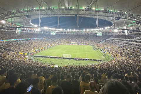 Stade Maracanã : Billet de match avec guide de la région et boisson