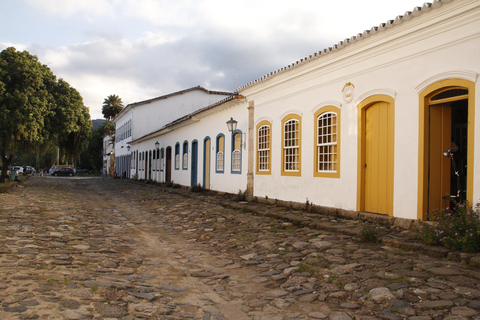 Tour storico della città di Paraty a piediTour privato - Guida bilingue