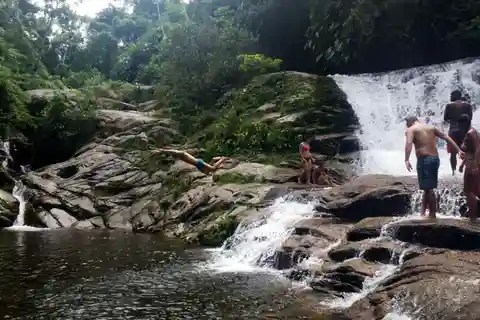 Cachoeiras e Alambiques em Excursão de Jipe