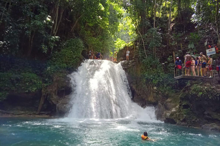 Ocho Rios: Avventura nel buco bluOcho Rios: avventura nel buco blu