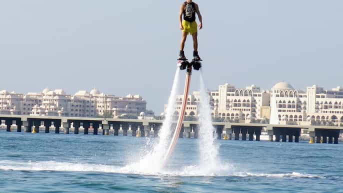 dubai sesión de principiantes de flyboard de 30 minutos en the palm jumeirah