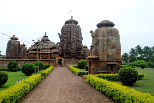 Visit 6-hour Temples tour of Bhubaneswar with Pick & drop facility in Skandagiri, India