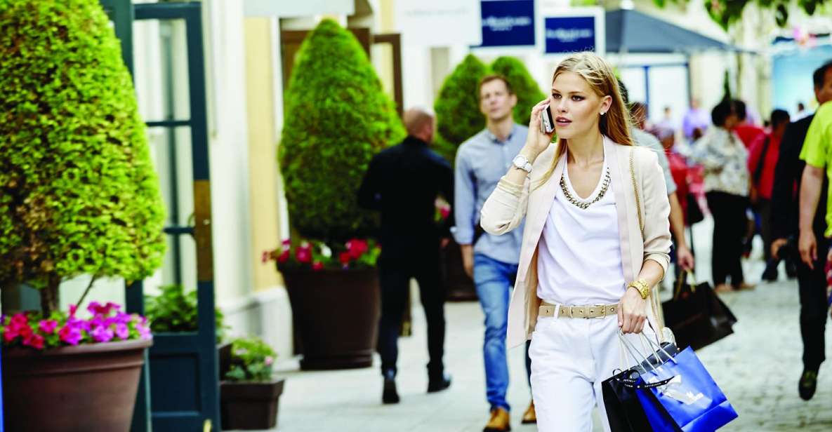 Book a Taxi in Barcelona - La Roca Village Outlet Shopping