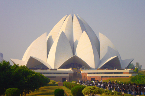 From Delhi: 3 Days Golden Triangle TourHotel + Car + Monument tickets + Guide Service