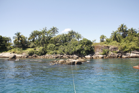 Croisière d'une demi-journée en goélette et plongée en apnée dans la baie de Paraty