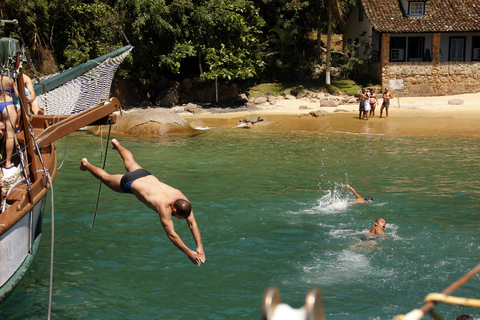 Croisière d'une demi-journée en goélette et plongée en apnée dans la baie de Paraty