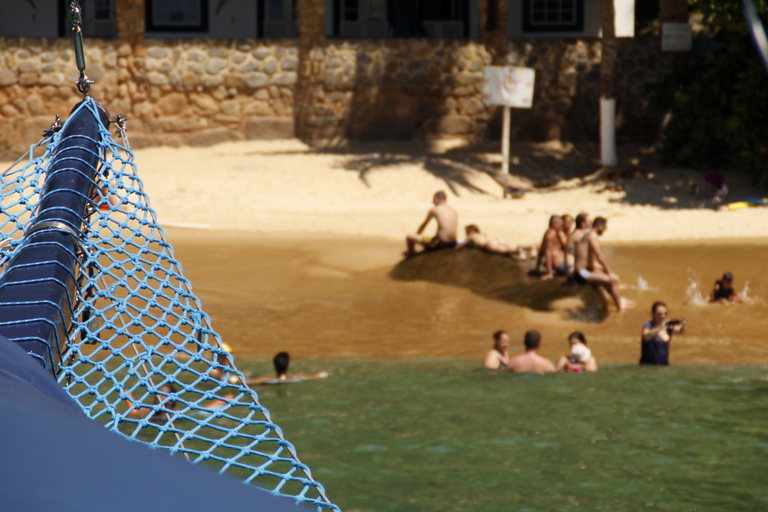 Croisière d'une demi-journée en goélette et plongée en apnée dans la baie de Paraty