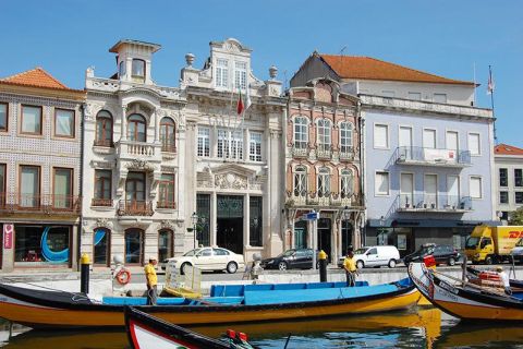 From Porto: Aveiro and Ílhavo Full-Day Tour