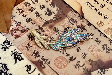 Shanghai: Iridescent Mother-of-Pearl Brooch Experience
